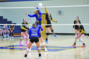 Highlands varsity volleyball dropped a 3-0 decision to Murphy on Sept. 14.