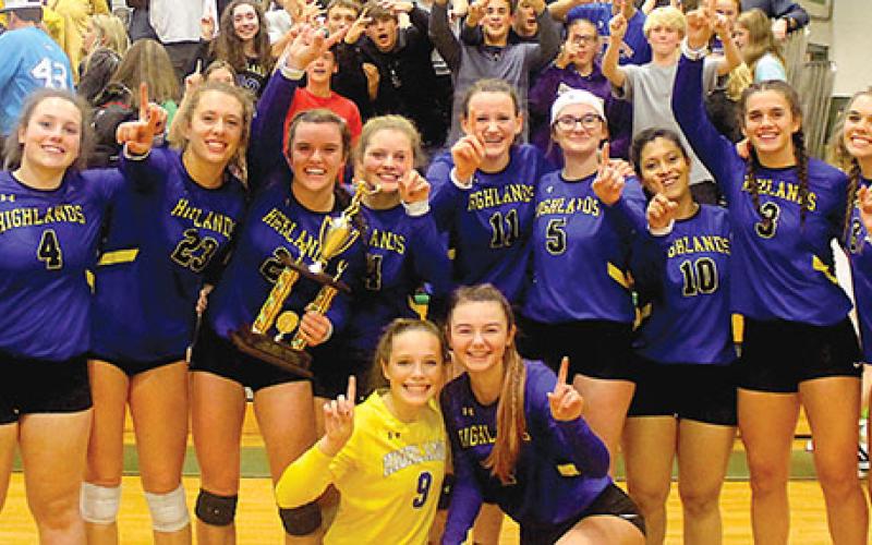 The Highlands varsity volleyball team defeated Blue Ridge 25-22, 18-25, 25-17, 25-20.