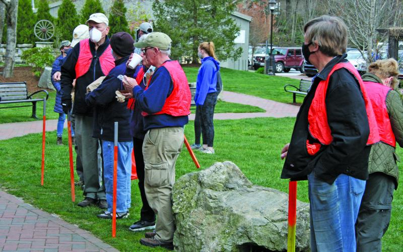 Volunteers will gather for the annual Plateau Pickup, sponsored by the Highlands Chamber of Commerce, at Kelsey-Hutchinson Founder’s Park on Saturday morning. In 2021, approximately 80 volunteers collected close to 300 bags of trash from area roadsides.