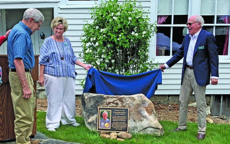 Photo by Kaylee Cook/Staff Highlands Historical Society Board of Directors President Harry McDonald unveils a plaque in honor of historian Dr. Randolph “Ran” Schaffner.