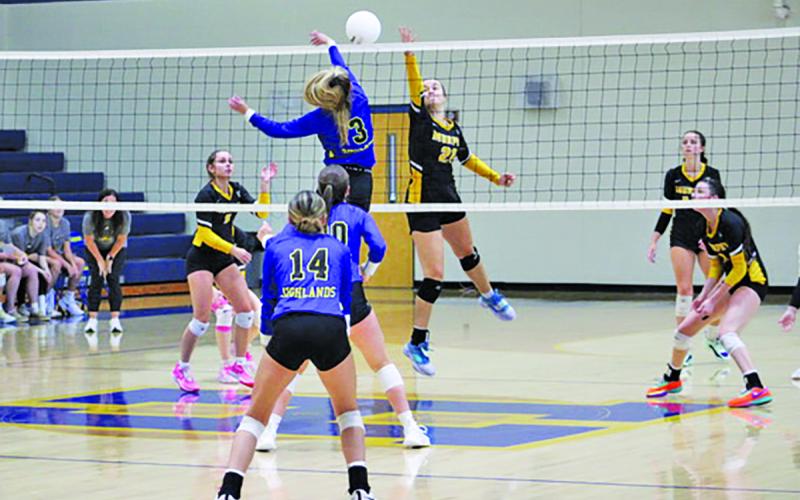 Highlands varsity volleyball dropped a 3-0 decision to Murphy on Sept. 14.