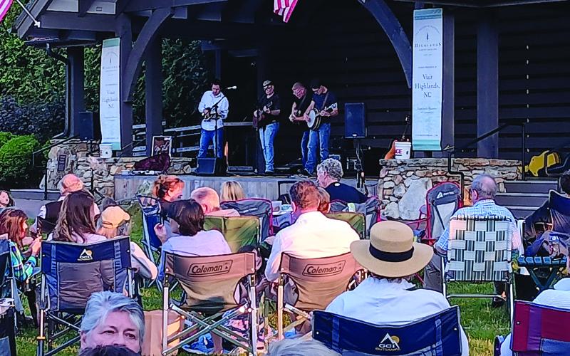 Saturdays on Pine concerts, sponsored by the Highlands Chamber of Commerce, will resume on May 18 during the “High Style” weekend.
