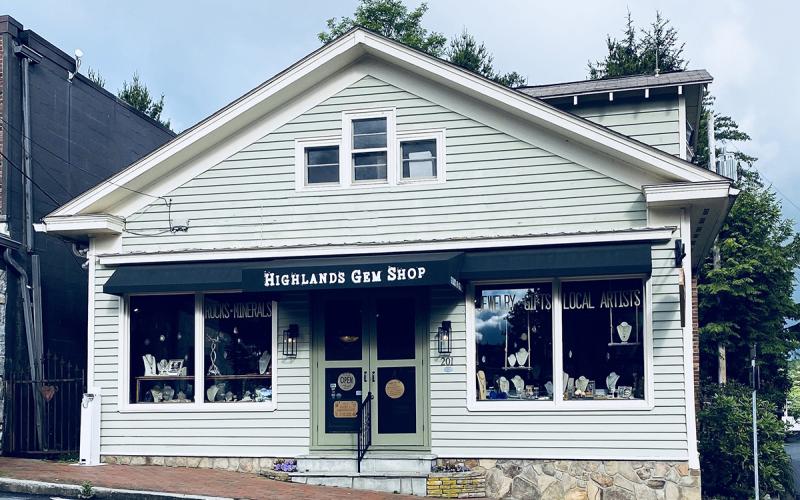 The Highlands Gem Shop is closing after operating for more than 73 years.