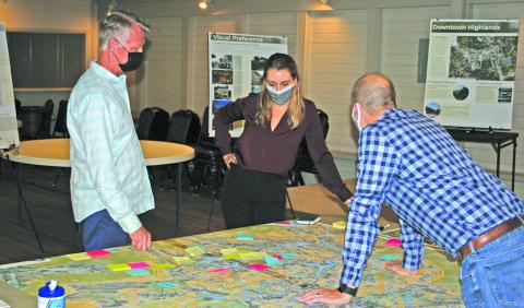 Planning professionals, Town of Highlands staff, and members of the public gathered for a comprehensive planning forum on Thursday, Oct. 22 at the Highlands Community Building. There will be a virtual planning workshop at 5:30 p.m. on Thursday, Nov. 5 via Zoom.