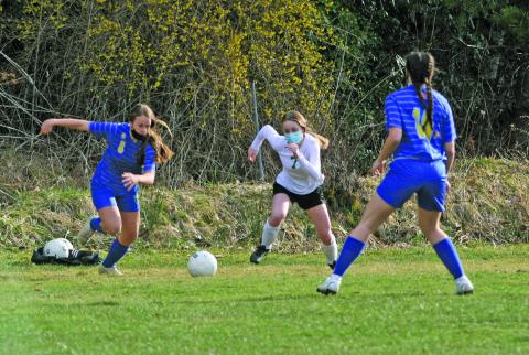 Highlands kept the offensive pressure on throughout a 7-0 win over Blue Ridge on Monday night.