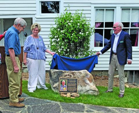 Photo by Kaylee Cook/Staff Highlands Historical Society Board of Directors President Harry McDonald unveils a plaque in honor of historian Dr. Randolph “Ran” Schaffner. 