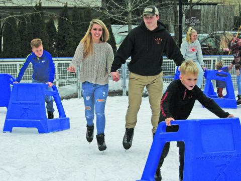 Skaters will begin making round on the Highlands ice rink on Thursday when the facility opens for the 2022-23 season.