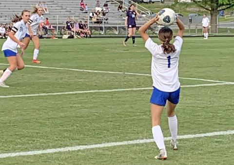 Highlands’ Aislynn Wyatt-Luck looks for a teammate during a game against Mount Airy.