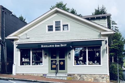 The Highlands Gem Shop is closing after operating for more than 73 years.