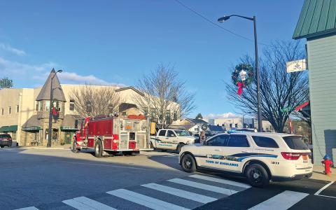 Highlands Police and Fire & Rescue blocked Main Street on Dec. 23 after a bomb threat. Emergency crews secured the area and searched for explosives, but no device was found.