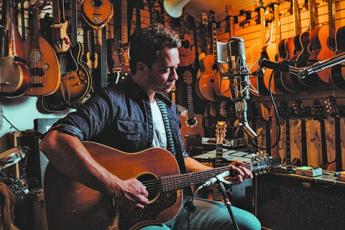 Amos Lee will headline the Highlands Food and Wine Festival on Saturday night in November