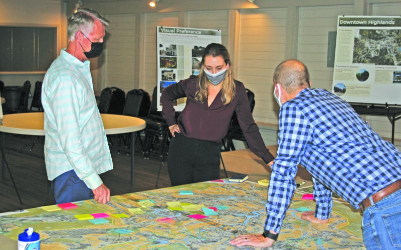 Planning professionals, Town of Highlands staff, and members of the public gathered for a comprehensive planning forum on Thursday, Oct. 22 at the Highlands Community Building. There will be a virtual planning workshop at 5:30 p.m. on Thursday, Nov. 5 via Zoom.