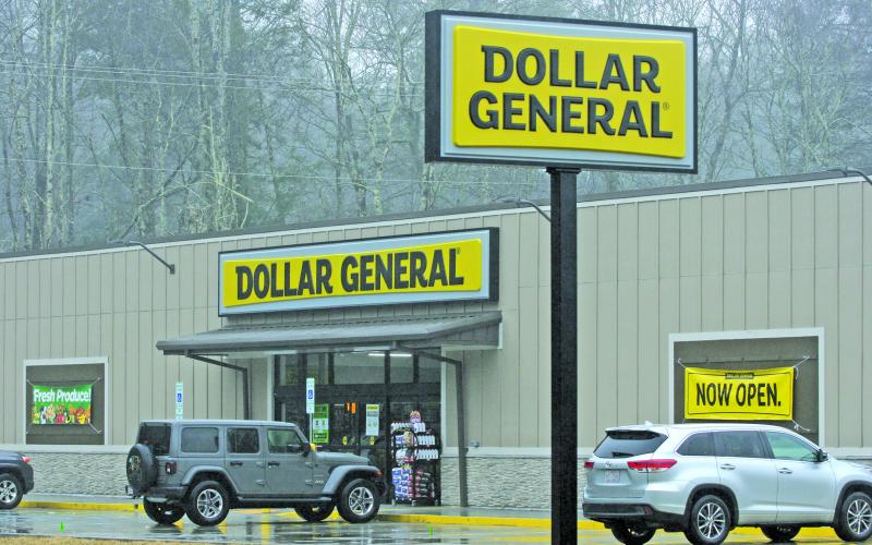 Dollar General opened Saturday on Cherrywood Drive in Highlands.