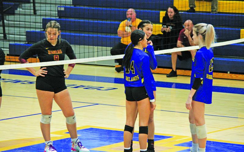 South Stokes eliminated Highlands from the state volleyball playoffs with a three-set victory on Tuesday night.